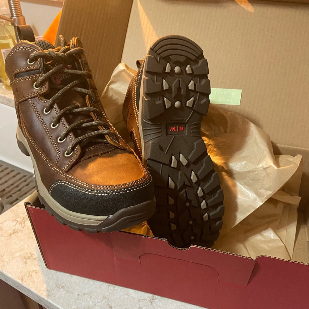 Men’s redwing steel toe boot
